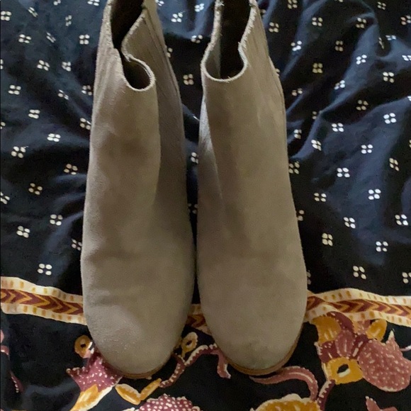 Taupe gray boots with small heel suede 9 1/2 - Picture 13 of 16